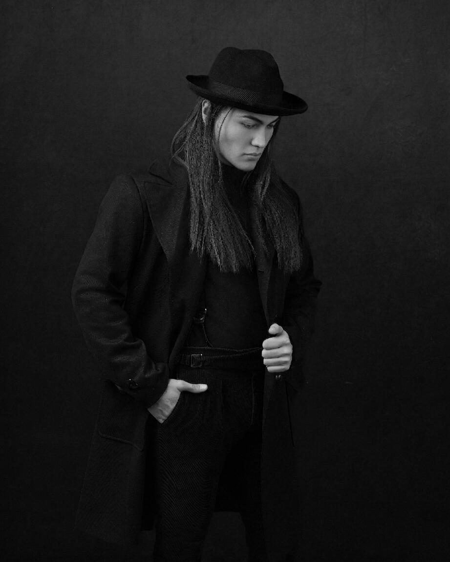 DANI LINAVI - Monochrome Portrait